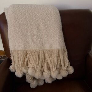 Soft Surroundings Cream Throw Blanket with Pom poms